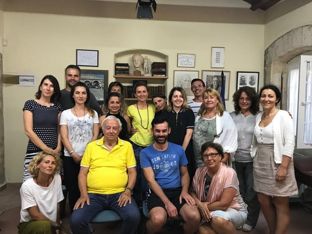 Българска група от студенти по хомеопатия в Международната академия по класическа хомеопатия (IACH) на о. Алонисос, Гърция, септември 2018 г.